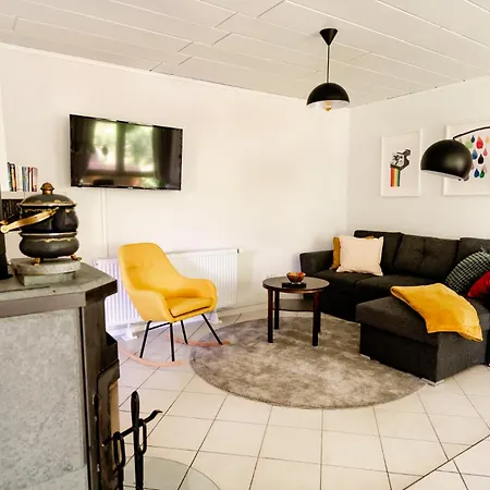 Birds-nest Waldblick Kamin דירה *